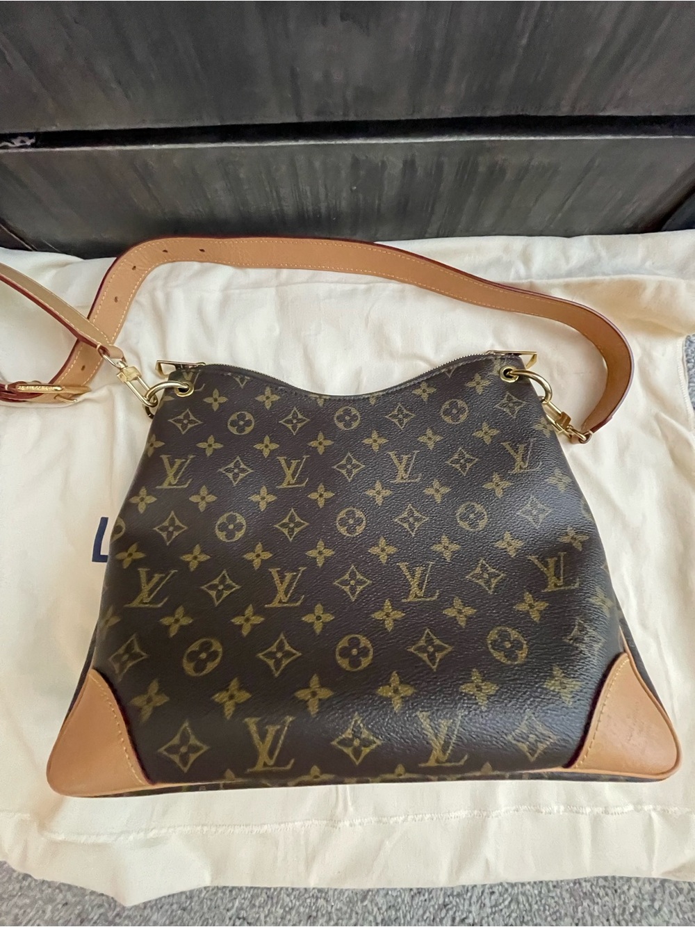 Louis Vuitton Odeon MM - Brown Monogram Shoulder Bag with Natural Vachetta Strap - Picture 3 of 16